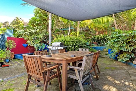 Photo of property in 11 Makorori Beach Road, Makorori, Gisborne, 4073