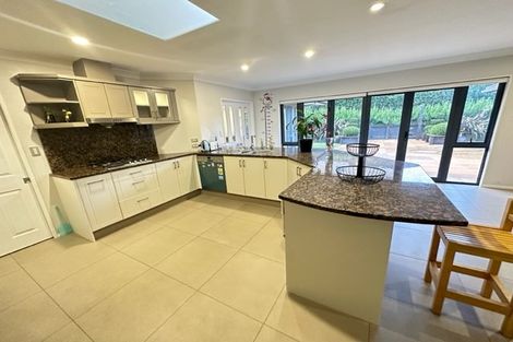 Photo of property in 14 Annalong Road, Dannemora, Auckland, 2016