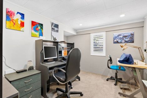 Photo of property in 4 Valdese Rise, Browns Bay, Auckland, 0630