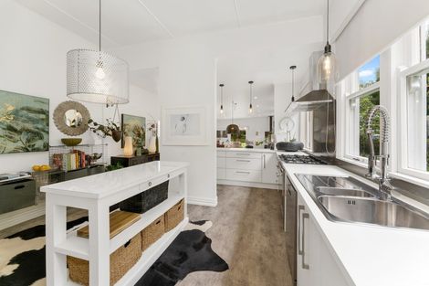 Photo of property in 2 Gleeson Road, Manakau, Levin, 5573