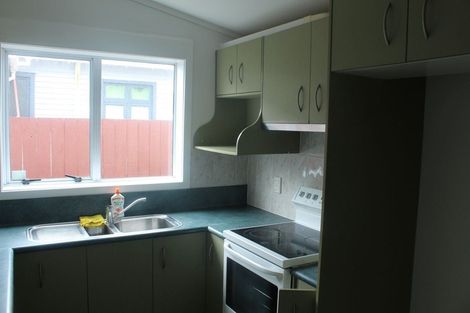 Photo of property in 64 Apu Crescent, Lyall Bay, Wellington, 6022