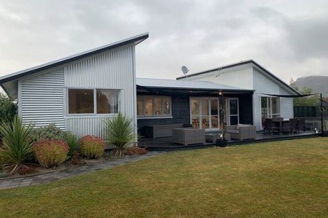 Photo of property in 22 Frye Crescent, Albert Town, Wanaka, 9305