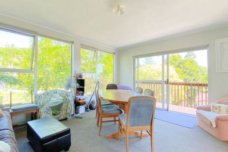 Photo of property in 10 Eastglen Road, Glen Eden, Auckland, 0602