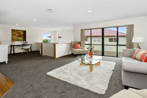 Photo of property in 1/10 Hilltop Road, Clover Park, Auckland, 2019