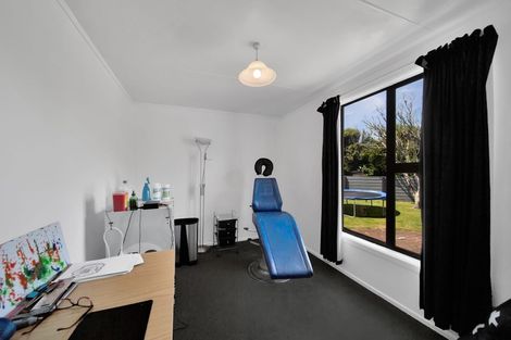 Photo of property in 16 Dixon Avenue, Hawera, 4610