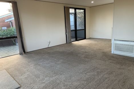 Photo of property in 10 Robert Grove, Paraparaumu, 5032