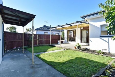 Photo of property in 213 Main North Road, Redwood, Christchurch, 8051