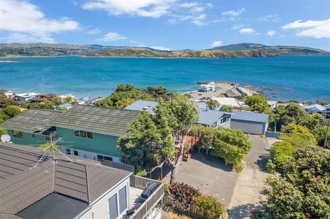 Photo of property in 18 Gordon Road, Plimmerton, Porirua, 5026