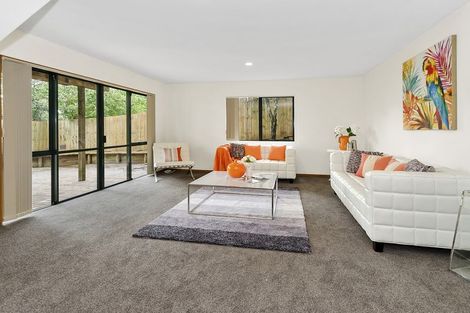 Photo of property in 1/10 Hilltop Road, Clover Park, Auckland, 2019