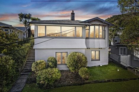 Photo of property in 17 Burrows Avenue, Karori, Wellington, 6012