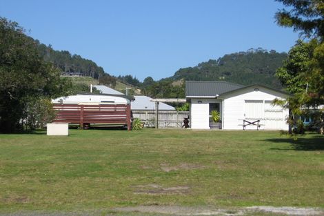 Photo of property in 84 Captain Cook Road, Cooks Beach, Whitianga, 3591