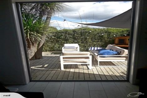 Photo of property in 30c Wade River Road, Stanmore Bay, Whangaparaoa, 0932