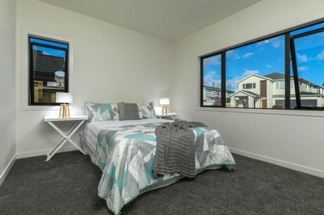 Photo of property in 17 Papa Orchard Drive, Kumeu, 0810