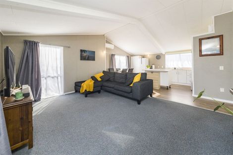 Photo of property in 30 Tiller Close, Kelvin Grove, Palmerston North, 4414