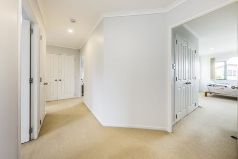 Photo of property in 38 Maypark Crescent, Flat Bush, Auckland, 2016