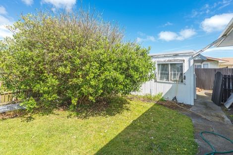 Photo of property in 12 Mosston Road, Castlecliff, Whanganui, 4501