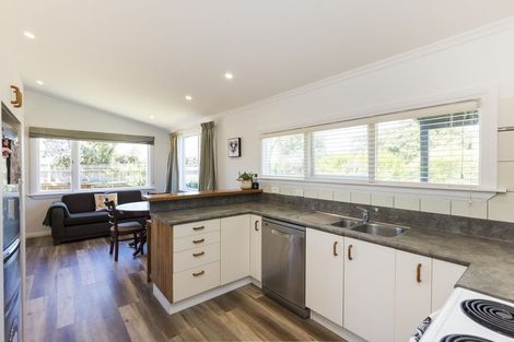 Photo of property in 7 Perrin Place, Kelvin Grove, Palmerston North, 4414