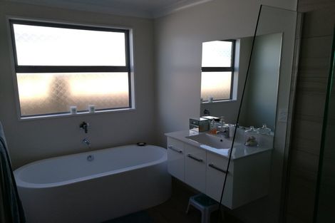 Photo of property in 142 Infinity Drive, Pegasus, 7612