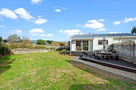 Photo of property in 3 Mavis Avenue, Waikawa Beach, Manakau, 5573