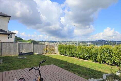 Photo of property in 45 Rathmullen Place, Pinehill, Auckland, 0632