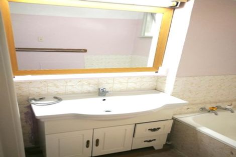 Photo of property in 40 West Coast Road, Glen Eden, Auckland, 0602