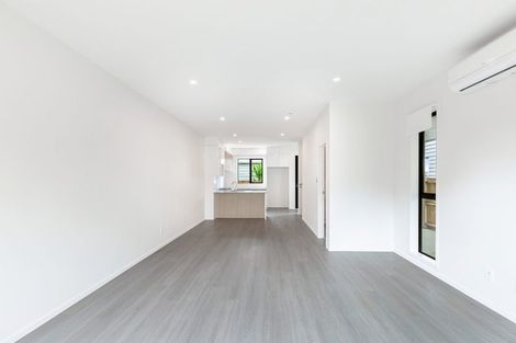 Photo of property in 43c Fitzherbert Avenue, West Harbour, Auckland, 0618