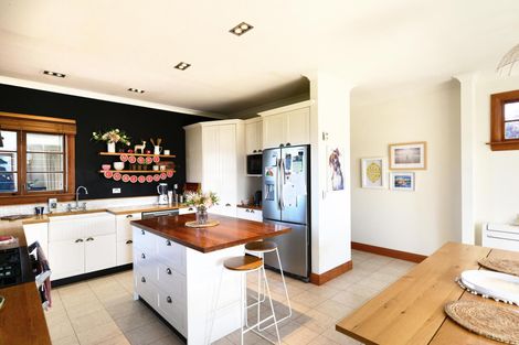 Photo of property in 17 Thackeray Street, Saint Andrews, 7988