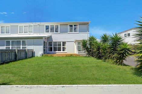 Photo of property in 26-28 Matipo Street, Castlecliff, Whanganui, 4501