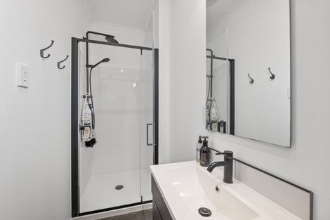 Photo of property in 33 Fitzroy Road, Fitzroy, New Plymouth, 4312