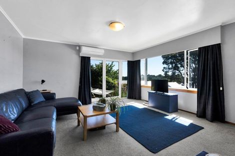 Photo of property in 52 Queens Road, Glen Avon, New Plymouth, 4312