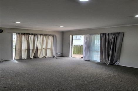 Photo of property in 8 Lomas Place, Manurewa, Auckland, 2102