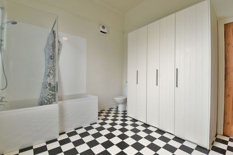 Photo of property in 32 Clifford Street, Dalmore, Dunedin, 9010