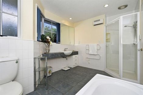 Photo of property in 17 Cricklewood Place, Avonhead, Christchurch, 8042