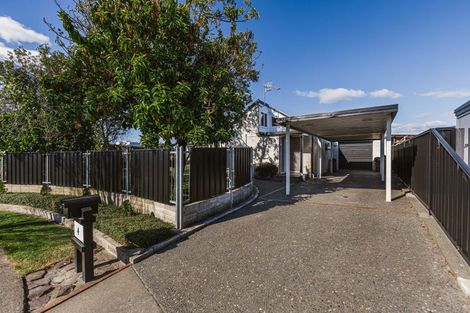 Photo of property in 4 Bowen Place, Tamatea, Napier, 4112