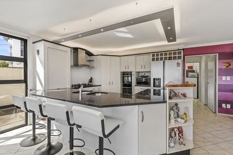 Photo of property in 8 Bunker Way, Strathmore Park, Wellington, 6022