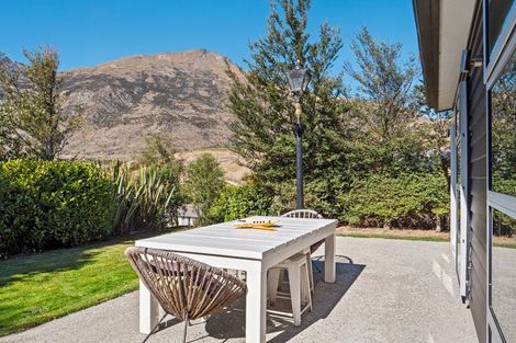 Photo of property in 6 Mcivor Lane, Lake Hayes, Queenstown, 9304