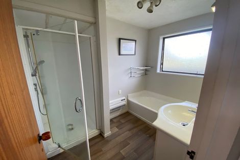 Photo of property in 1/11 Manor Place, Bryndwr, Christchurch, 8053