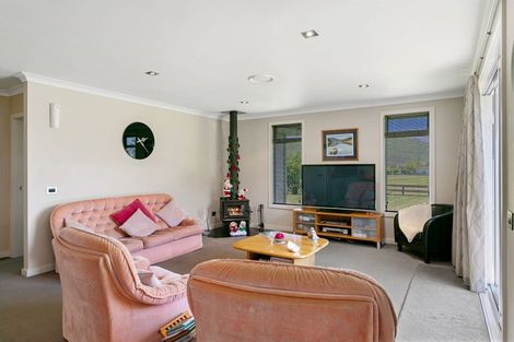 Photo of property in 19 Montgomery Crescent, Kinloch, Taupo, 3377