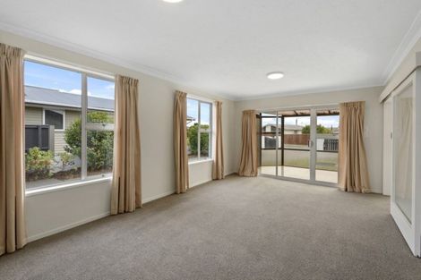 Photo of property in 40 Niven Street, Avondale, Christchurch, 8061