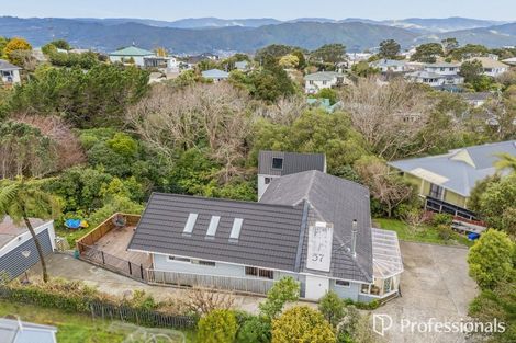 Photo of property in 57 Poto Road, Normandale, Lower Hutt, 5010