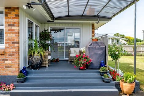 Photo of property in 6 Davidson Street, Hawera, 4610