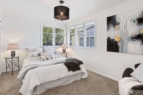 Photo of property in 32 Neil Avenue, Te Atatu Peninsula, Auckland, 0610