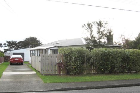 Photo of property in 7 Buckley Grove, Paraparaumu, 5032