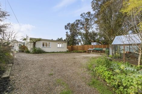 Photo of property in 743 Swanson Road, Swanson, Auckland, 0612