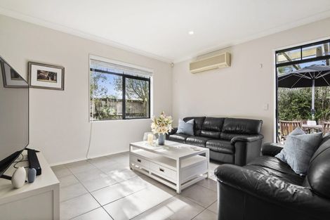 Photo of property in 29 Laurel Oak Drive, Schnapper Rock, Auckland, 0632