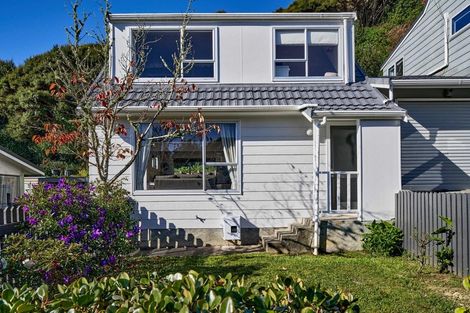 Photo of property in 13 Yarrow Place, Papakowhai, Porirua, 5024