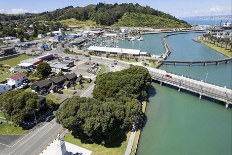 Photo of property in 65 Esplanade, Kaiti, Gisborne, 4010