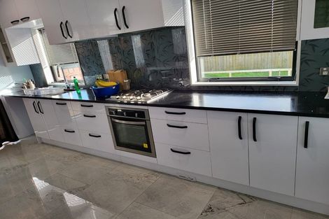 Photo of property in 69a Manuroa Road, Takanini, 2112