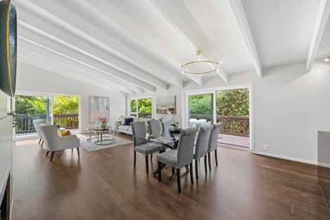 Photo of property in 26 Pickwick Parade, Mellons Bay, Auckland, 2014