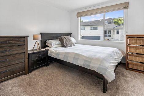 Photo of property in 2/3 Pohutukawa Avenue, Shelly Park, Auckland, 2014